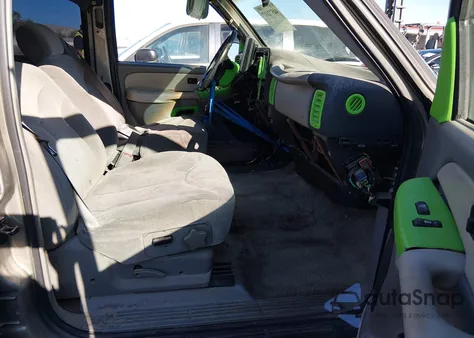 2002 GMC Yukon Sle from USA, damaged, VIN 1GKEC13T02R202316